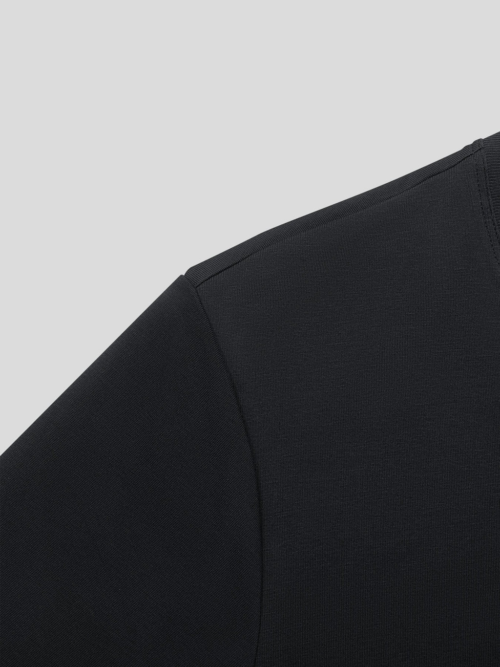 StaySmooth Long Sleeve Elongated Tee:Classic Fit